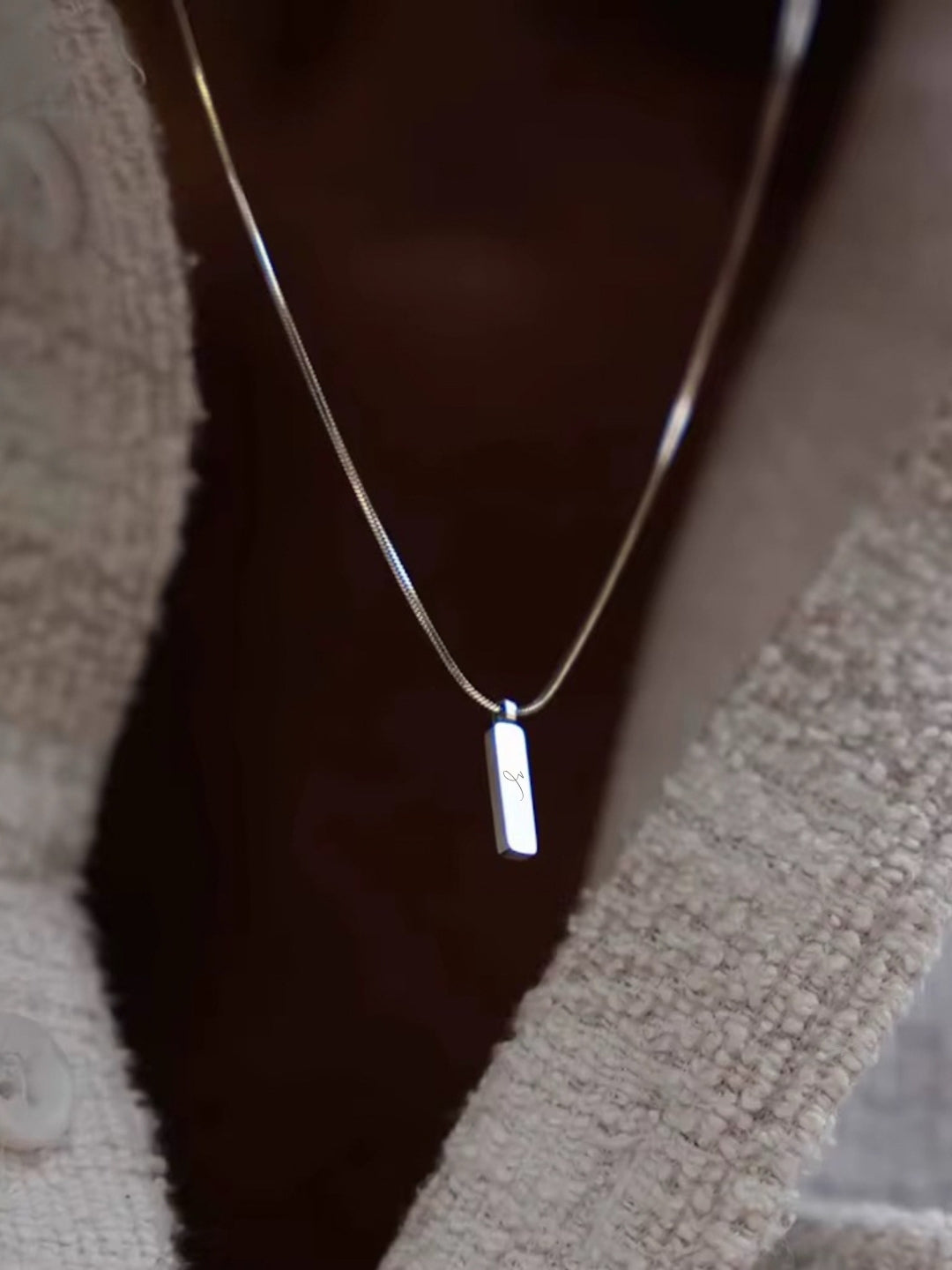 Colar Square de Aço com banho em Ouro Branco 18k