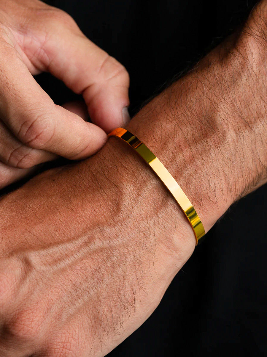 Bracelete Cuff Essential de Aço com Banho em Ouro 18k