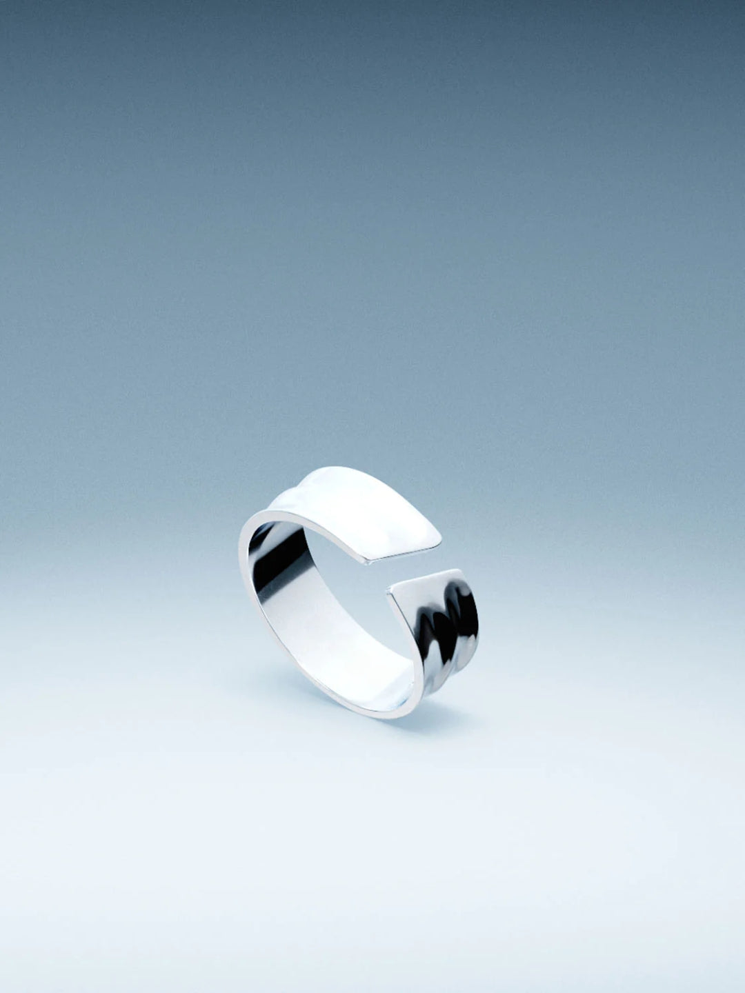 Anel Wave de Aço com Banho em Ouro Branco 18k